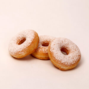 Donuts overdekt met poedersuiker van Bakkerij Floor van Lieshout