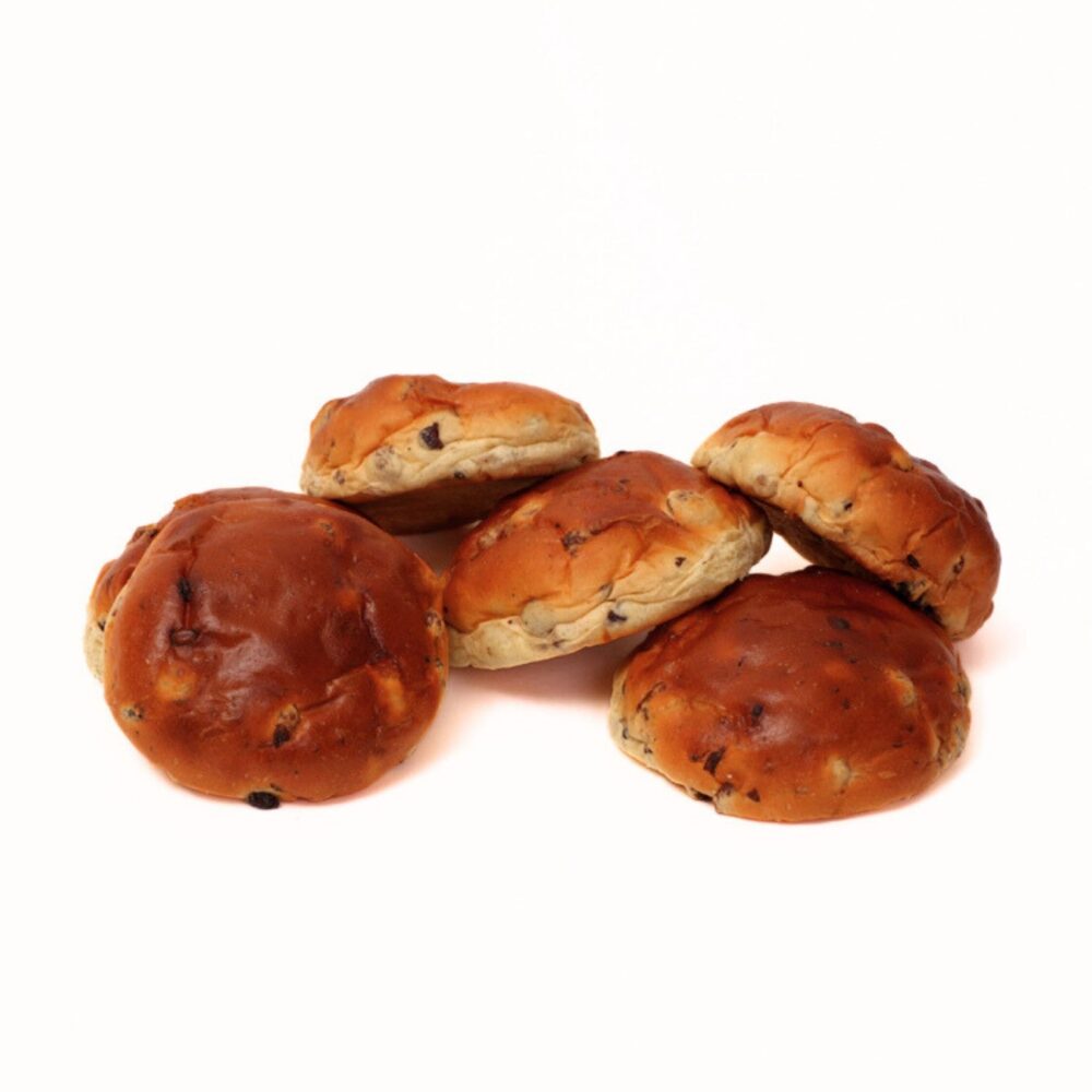 Krentenbollen - vruchtendeeg gevuld met rozijnen en krentjes van bakkerij floor van lieshout