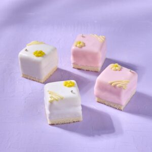 Petit four