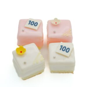 Petit fours