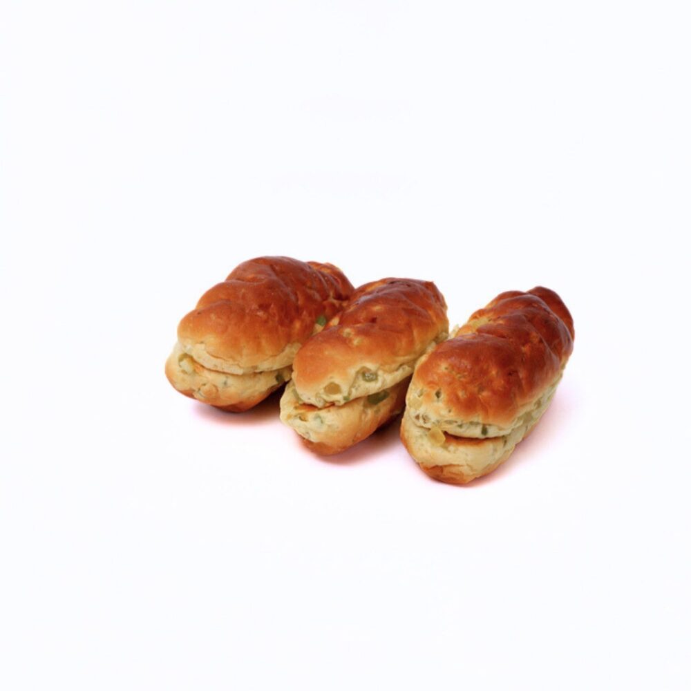 Vruchtenbrood gevuld met verse sucade door de puntbroodjes heen van bakkerij floor van lieshout