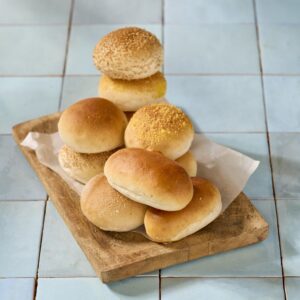 Mini broodjes wit gesorteerd per 10 - Bakker Floor van Lieshout