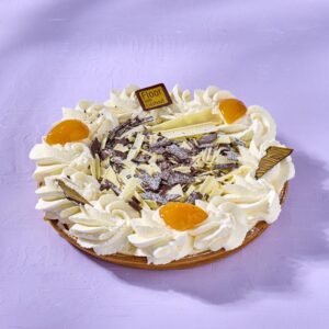 Abrikozenvlaai met slagroom